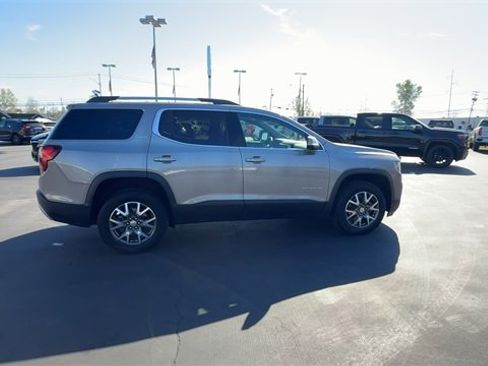 Certified 2023 GMC Acadia SLE w/ Driver Convenience Package image 9