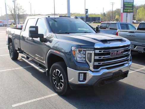 Used 2020 GMC Sierra 2500 SLE w/ SLE Convenience Package image 3
