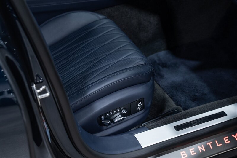 Used 2022 Bentley Flying Spur W12 AWD/4WD image 36