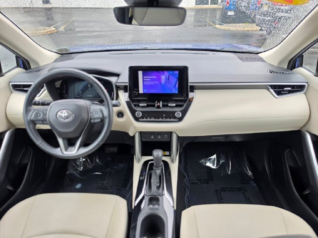 Used 2023 Toyota Corolla Cross XLE w/ Convenience Package AWD/4WD image 29