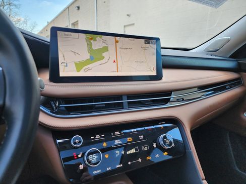 Used 2023 INFINITI QX60 Sensory w/ Cargo Package image 14