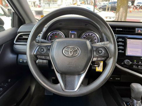 Used 2020 Toyota Camry LE image 15