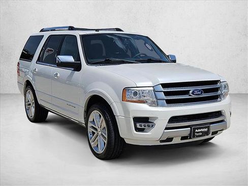 Used 2017 Ford Expedition Platinum image 3