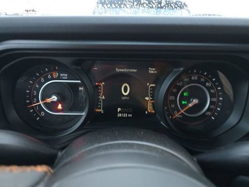 Used 2024 Jeep Gladiator Mojave w/ Convenience Group image 11