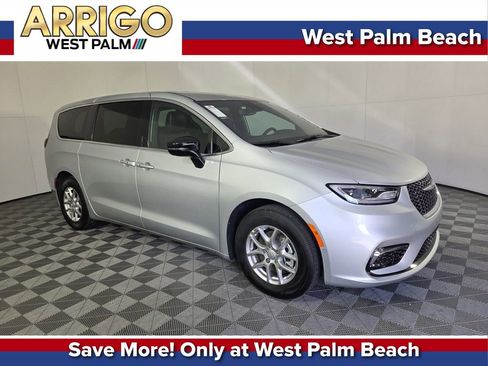 New 2026 Chrysler Pacifica Select FWD image 1