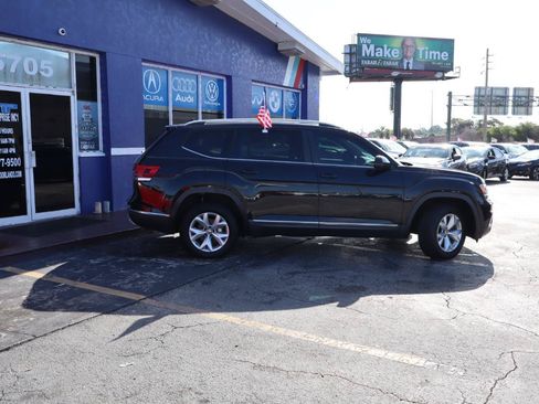 Used 2018 Volkswagen Atlas SEL FWD image 2