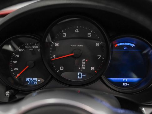 Used 2020 Porsche 718 Boxster image 17