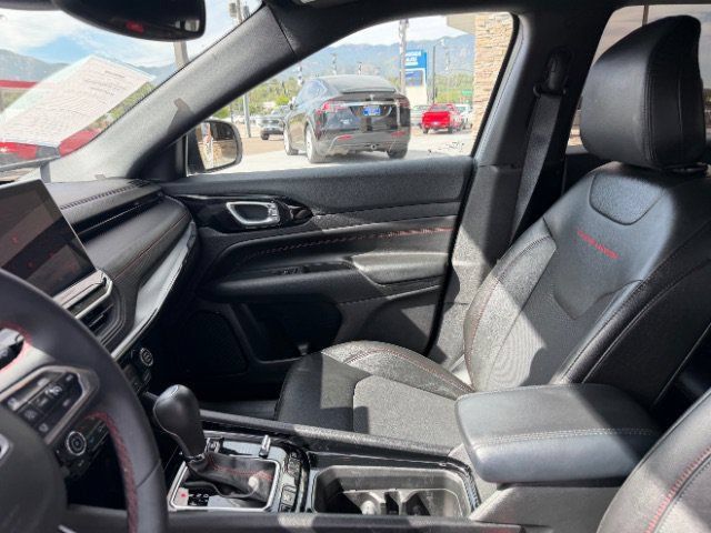 Used 2025 Jeep Compass Trailhawk AWD/4WD image 27