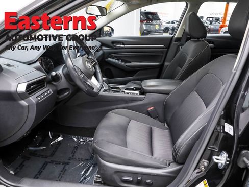 Used 2021 Nissan Altima 2.5 SV w/ SV Premium Package FWD image 14