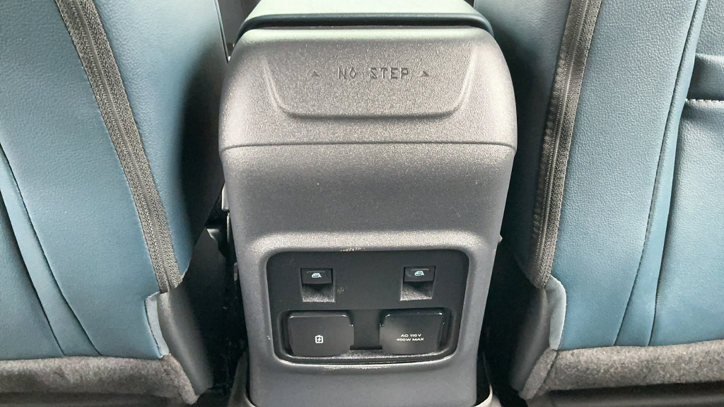 Used 2022 Ford Bronco Outer Banks w/ Sasquatch Package AWD/4WD image 16