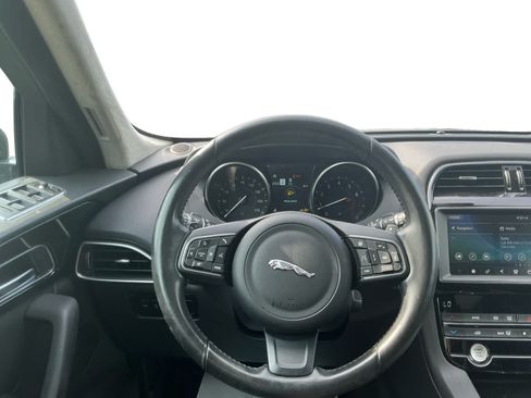 Used 2019 Jaguar F-PACE Premium AWD/4WD image 12