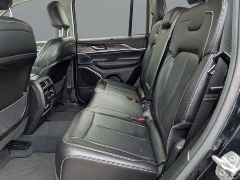 Used 2022 Jeep Grand Cherokee Limited 4xe w/ Luxury Tech Group II AWD/4WD image 13