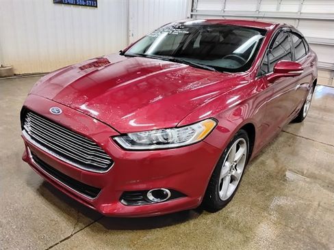 Used 2015 Ford Fusion SE FWD image 4