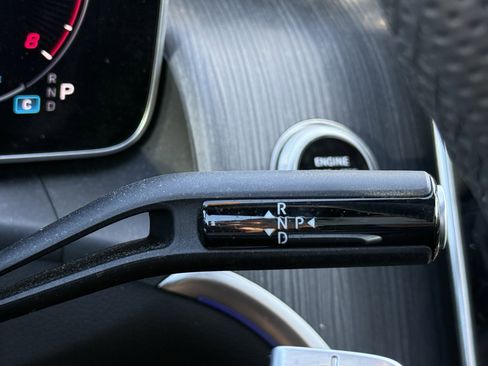 Used 2025 Mercedes-Benz GLC 300 4MATIC image 26