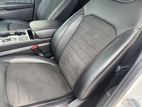 Used 2022 Ford Edge ST-Line image 23