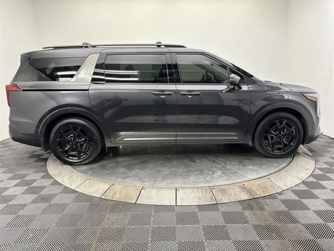 Used 2025 Kia Carnival SX Prestige image 17