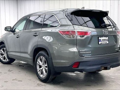 Used 2015 Toyota Highlander XLE AWD/4WD image 11