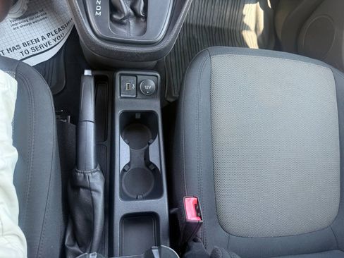 Used 2020 Ford Transit Connect XL FWD image 18