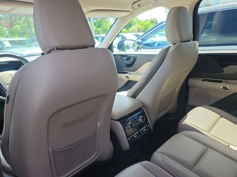 Certified 2024 Lincoln Aviator 2WD image 9