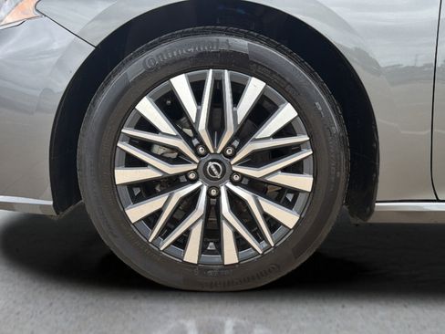 Certified 2025 Nissan Altima 2.5 SV FWD image 14
