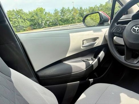 Used 2020 Toyota Corolla LE FWD image 21