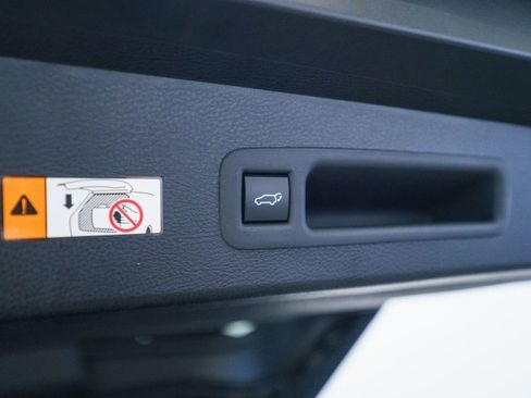 Certified 2026 Toyota Sienna LE FWD image 38