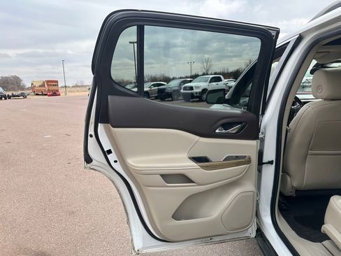 Used 2018 GMC Acadia Denali w/ Technology Package image 21