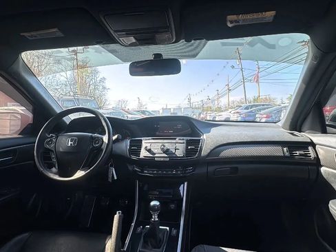 Used 2017 Honda Accord Sport Special Edition image 19