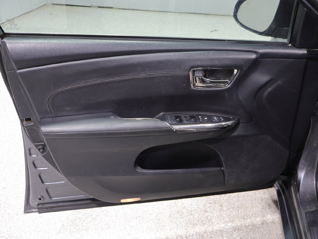 Used 2013 Toyota Avalon XLE FWD image 17