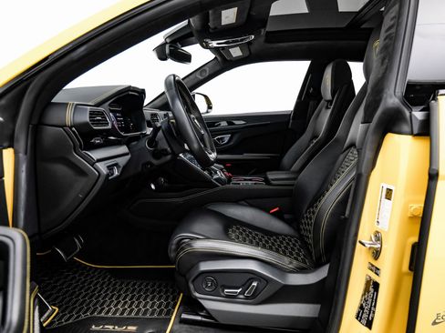 Used 2021 Lamborghini Urus image 39