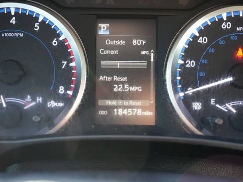 Used 2017 Toyota Highlander LE FWD image 30