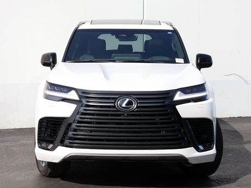 New 2026 Lexus LX 600 4WD w/ Premium Package image 5