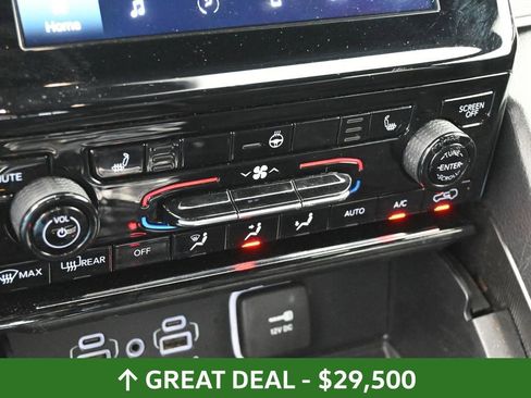 Used 2024 Jeep Grand Cherokee Altitude image 26