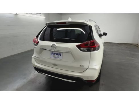 Used 2020 Nissan Rogue SV FWD image 8
