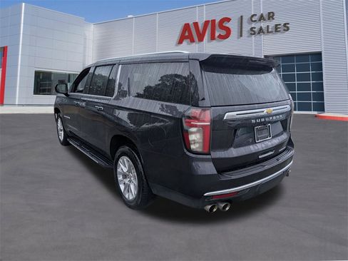 Used 2023 Chevrolet Suburban Premier image 9