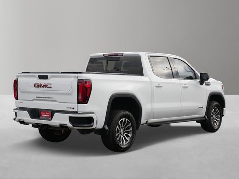 Used 2022 GMC Sierra 1500 AT4 w/ AT4 Preferred Package image 4