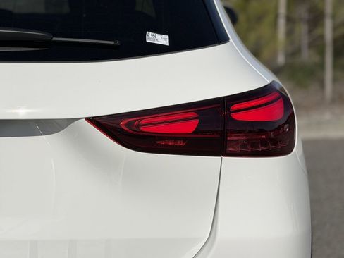 Used 2022 Mercedes-Benz GLC 300 image 12