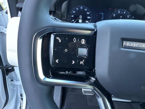New 2026 Land Rover Discovery Sport Landmark image 32