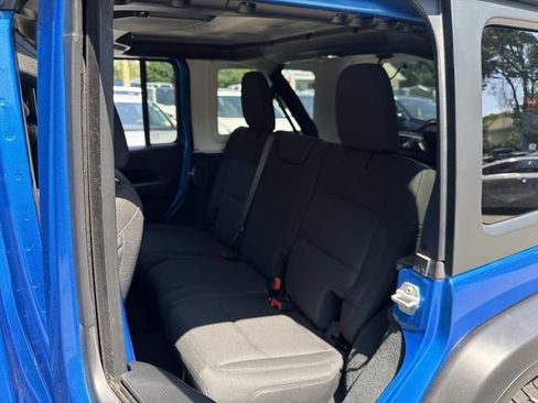 Used 2022 Jeep Wrangler Unlimited Sport AWD/4WD image 18
