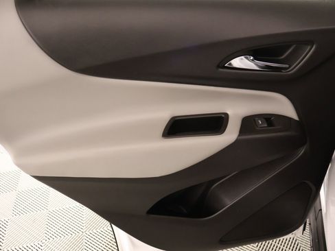 Used 2024 Chevrolet Equinox LT w/ Driver Convenience Package image 16