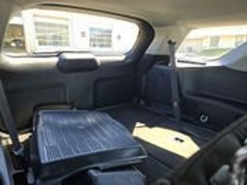 Used 2023 Ford Explorer XLT AWD/4WD image 16