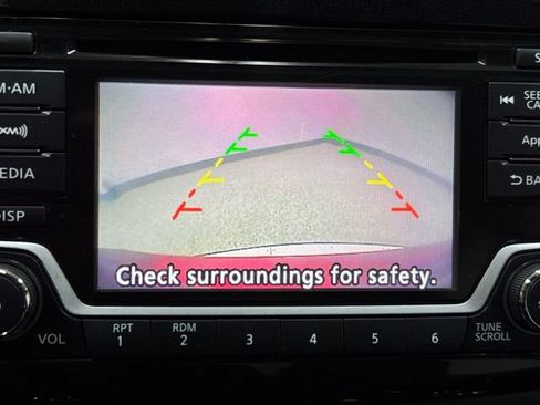 Used 2016 Nissan Sentra SV FWD image 3