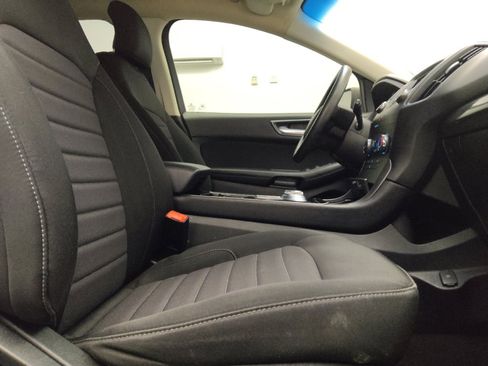 Used 2019 Ford Edge SE FWD image 21