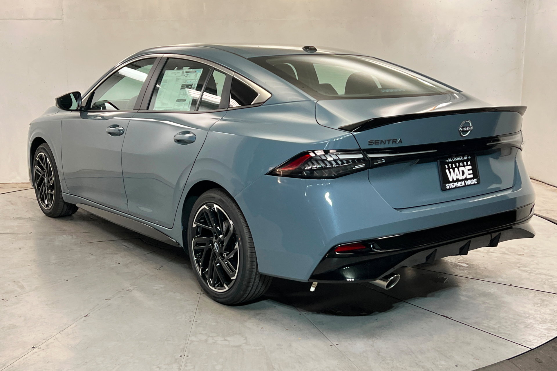 New 2027 Nissan Sentra SR w/ Floor Mat Package FWD image 3