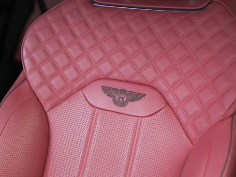 Used 2022 Bentley Bentayga AWD/4WD image 5