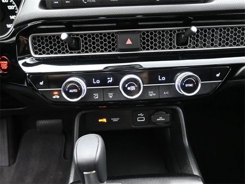 Certified 2024 Honda Civic EX-L image 9
