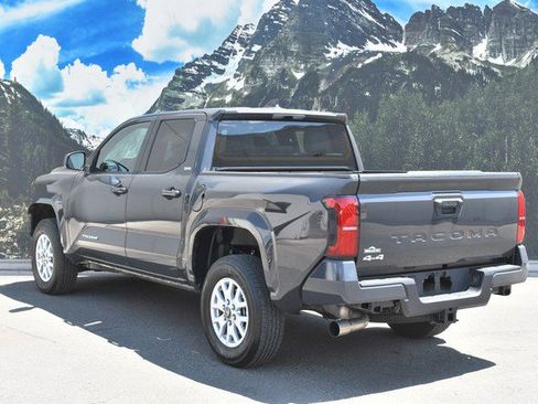 Certified 2025 Toyota Tacoma SR5 AWD/4WD image 9