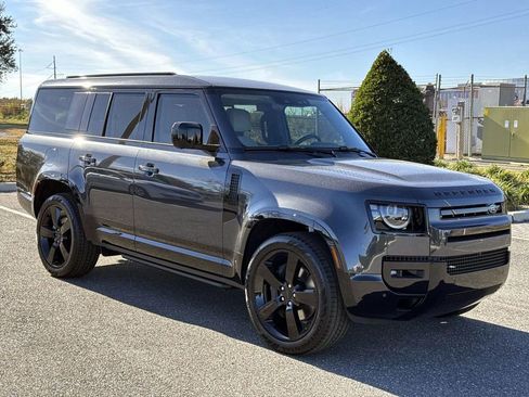 New 2026 Land Rover Defender 130 X-Dynamic SE image 7