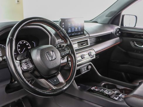 Used 2024 Honda Pilot TrailSport image 23