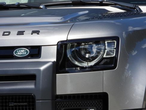 Used 2023 Land Rover Defender 90 X-Dynamic SE AWD/4WD image 4